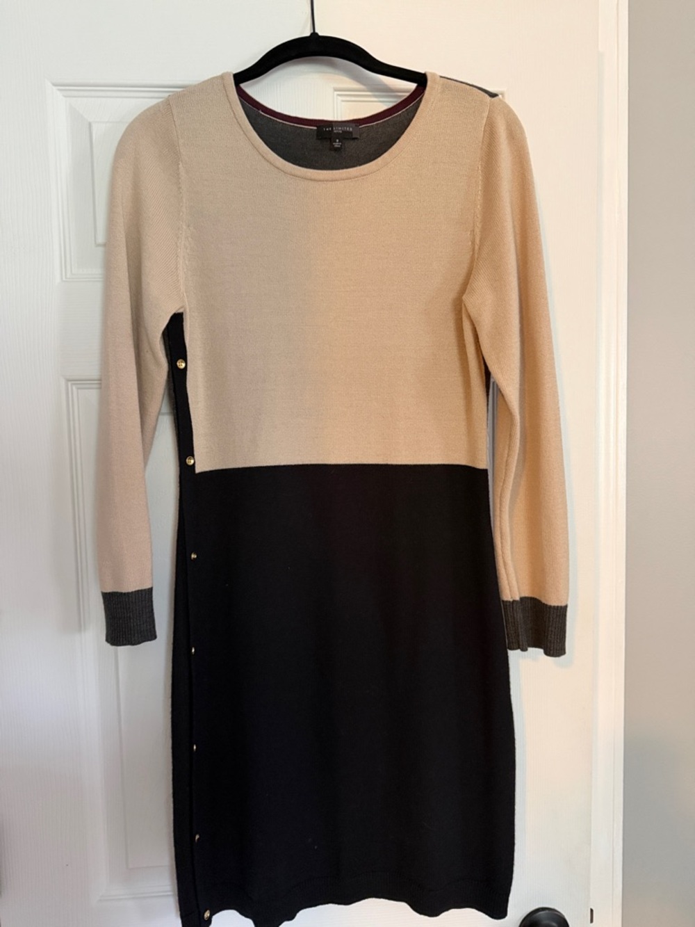 The Limited Beige and Black Colorblock Long-Sleeve Knit Dress